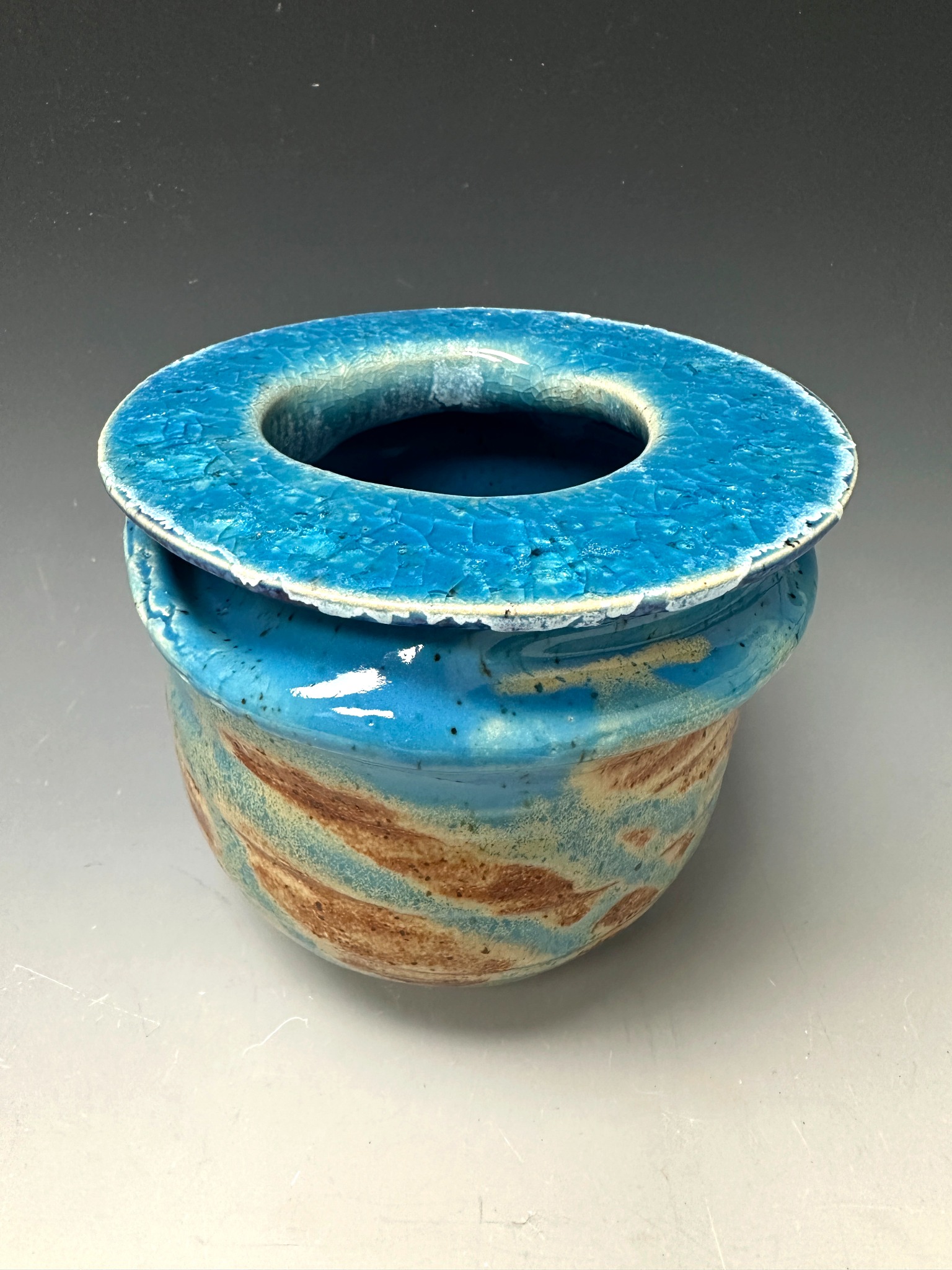 Crackled Lake Pot