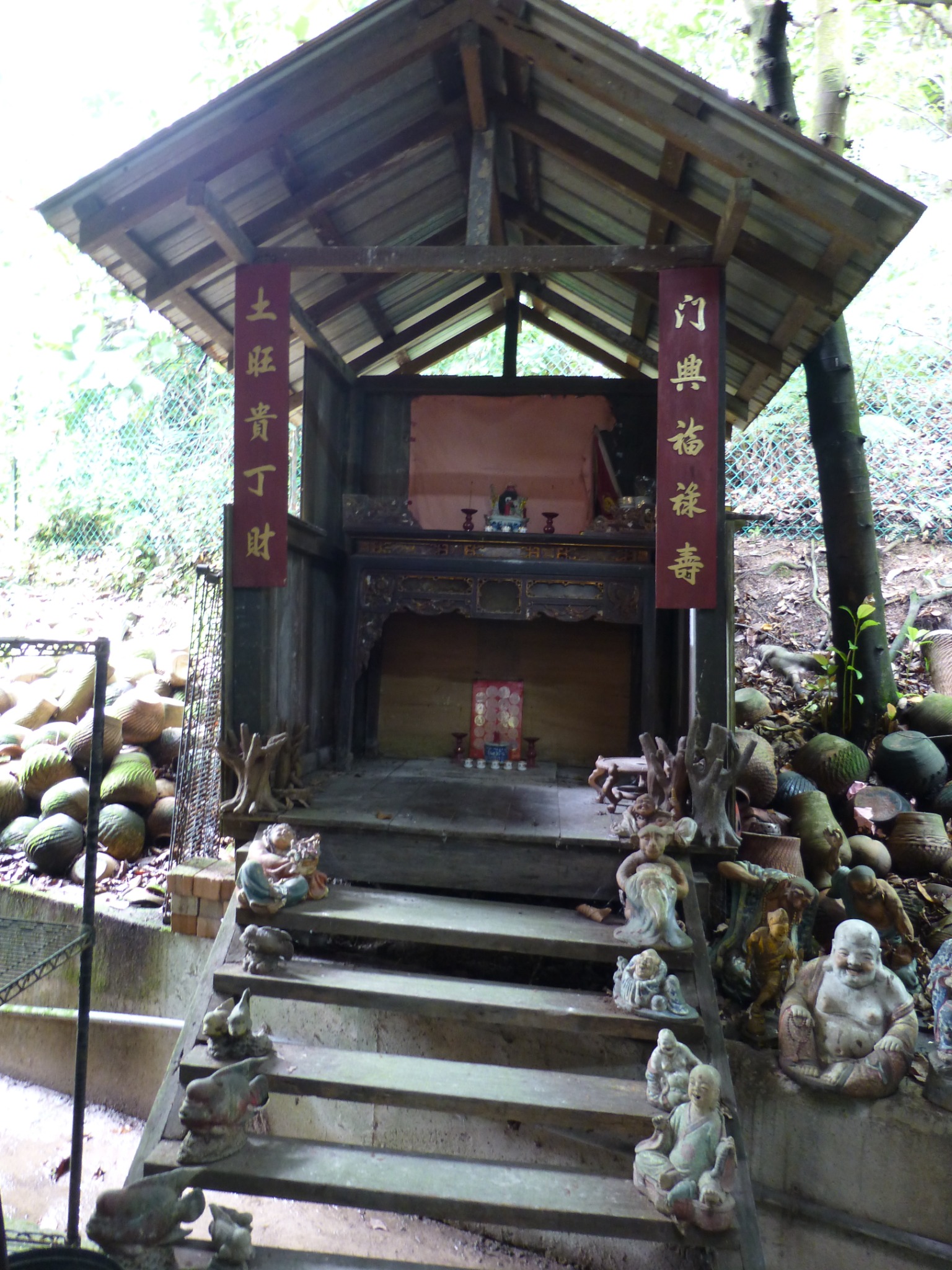 Kiln-god altar at Thow Kwang.